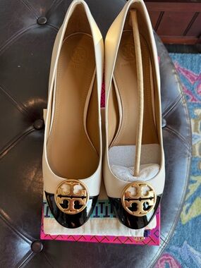 NIB TORY BURCH CHELSEA 50MM CAP-TOE PUMP/ NAPPA LEATHER/PATENT LEATHER SIZE 11
